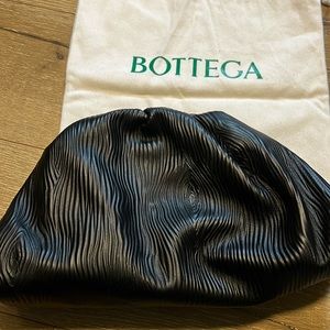Bottega Veneta Maxi pouch - like new